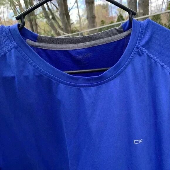 Calvin Klein Mens Short Sleeve Dry Fit Shirt - Picture 2 of 3